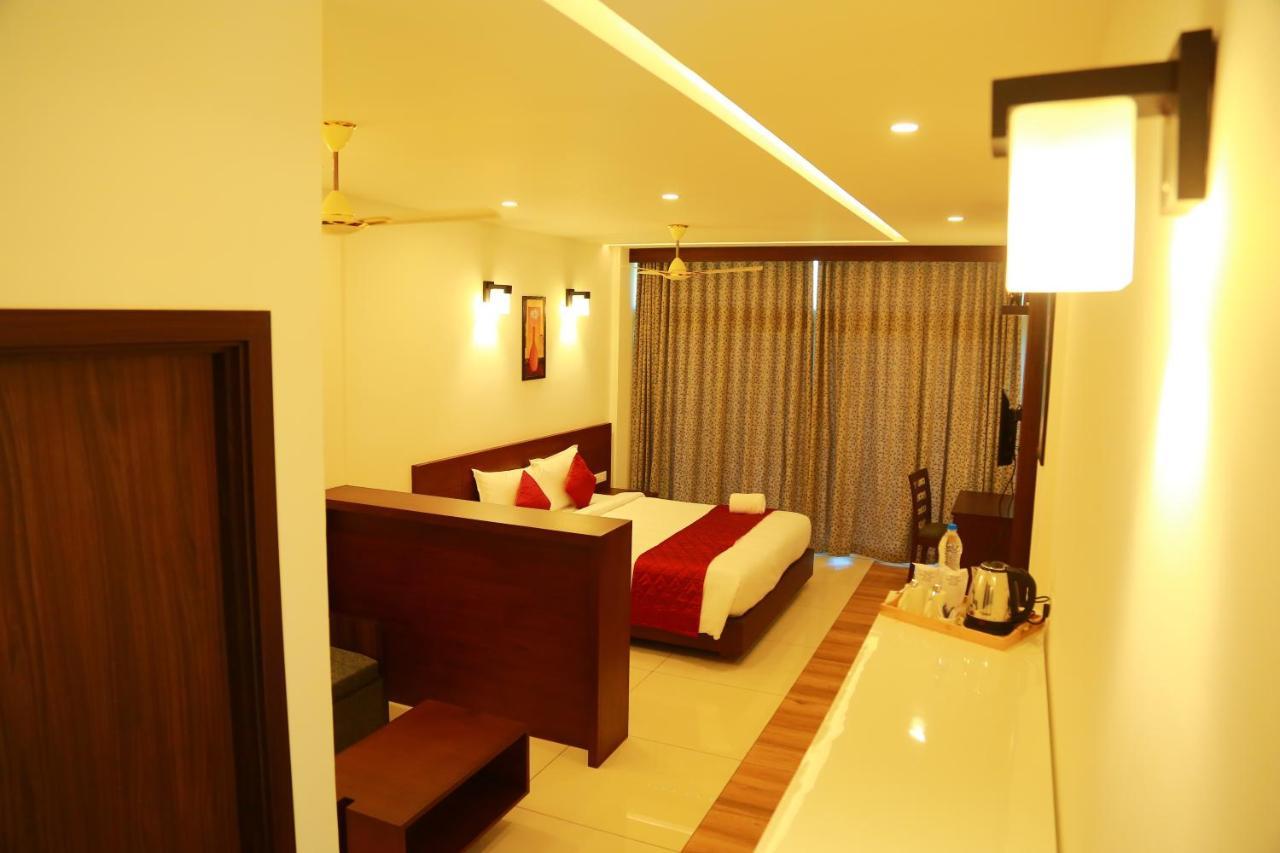 Hotel Palmtree Leaf, Munnar Exterior foto