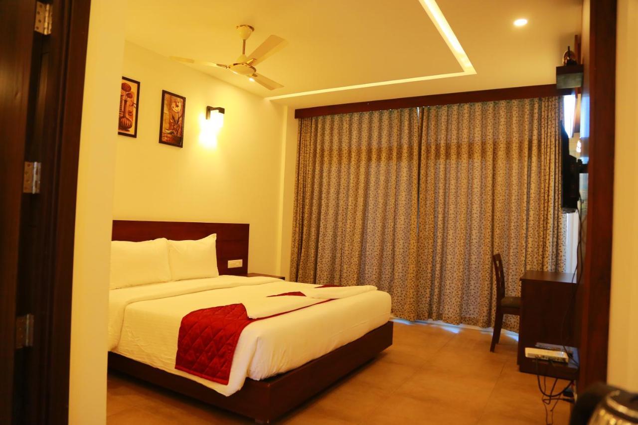 Hotel Palmtree Leaf, Munnar Exterior foto