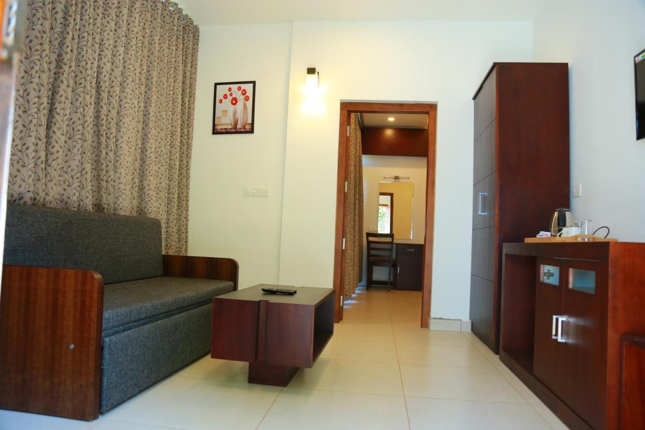 Hotel Palmtree Leaf, Munnar Exterior foto
